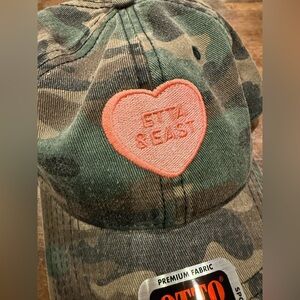 Etta & East Camo Ball Hat with pink heart 🩷
